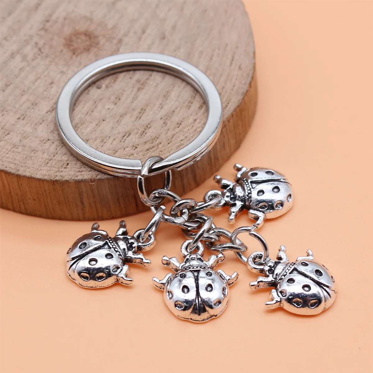 Small ladybug accessories keychain pendant girl personality keychain pendant jewelry gift