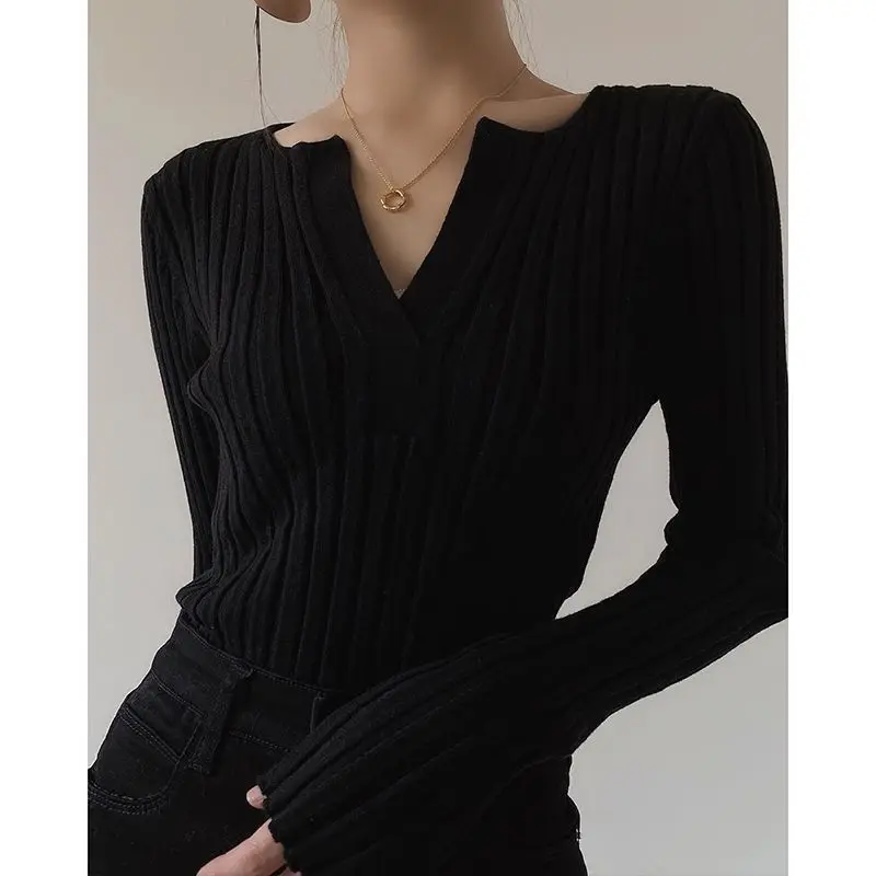 Black White Slim Knitting Pullovers Top Spring Autumn New V Neck Long Sleeve Solid Trend Sweaters Fashion Vintage Women Clothing