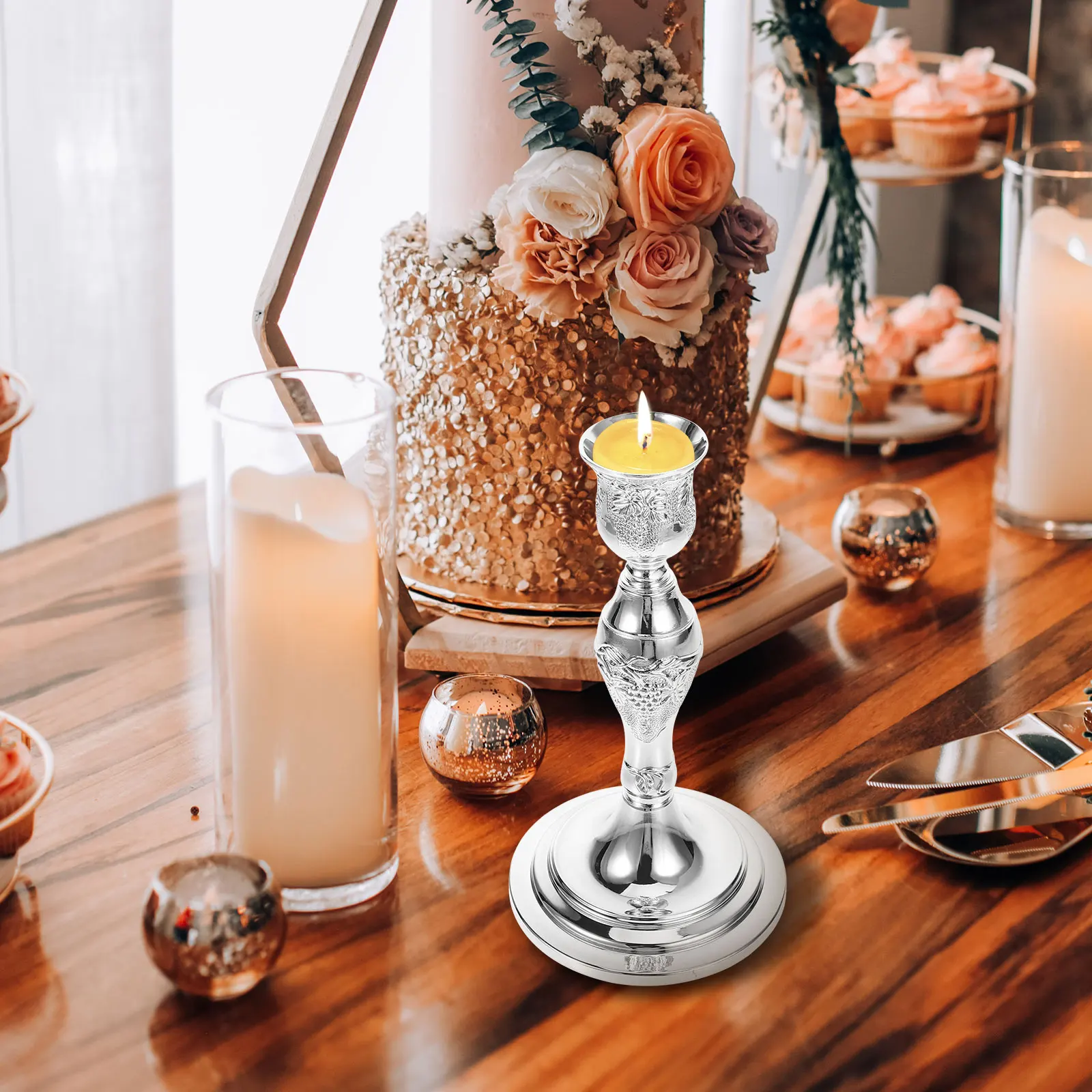 

Metal Holder Vintage Style Single Head Candlestick for Dining Living Room Wedding Party Romantic Atmosphere