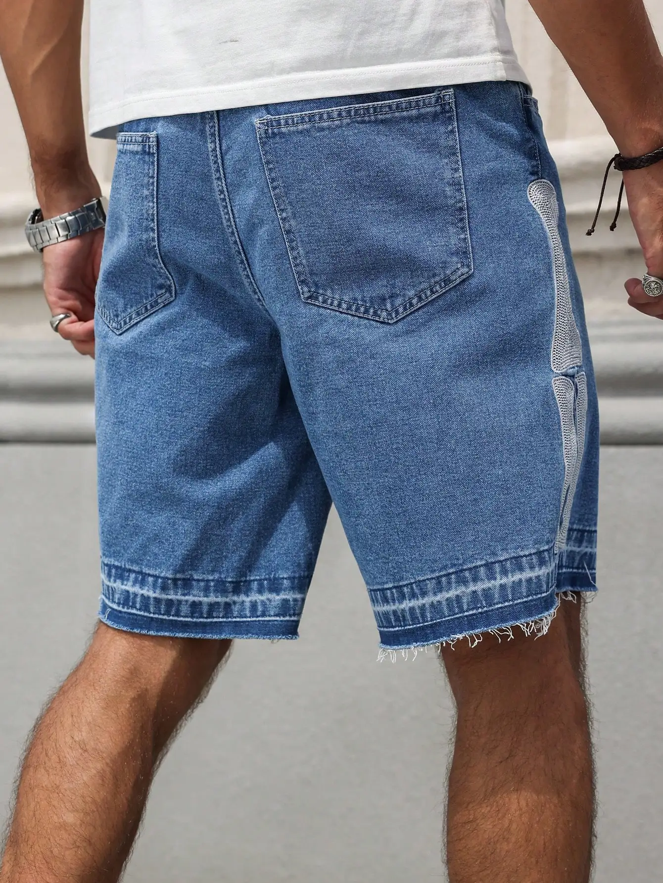 Men's Bone Embroidered Denim S - Shorts Denim Frayed recension och pris