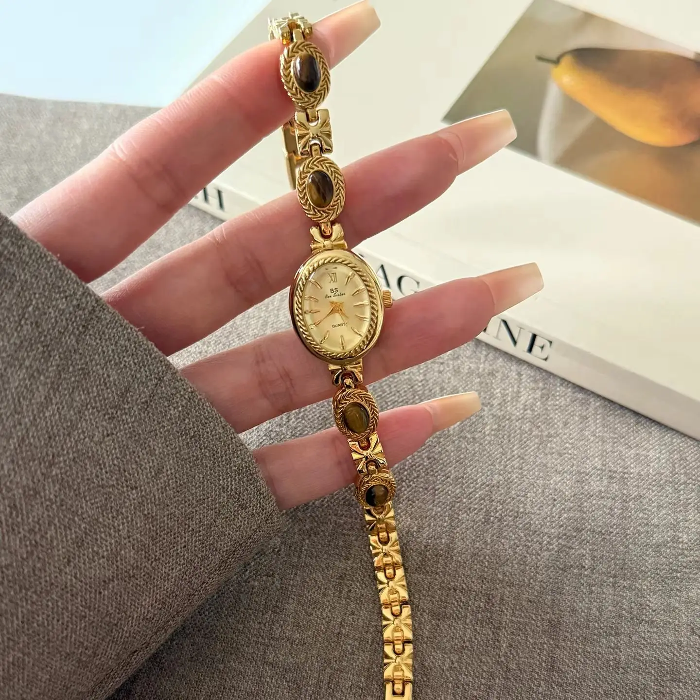 Tiger Eye Stone Amber Small Gold Watch Bracelet for Women, Light Luxury, Retro Fashion, Quartz Watches for Women Gift Collection