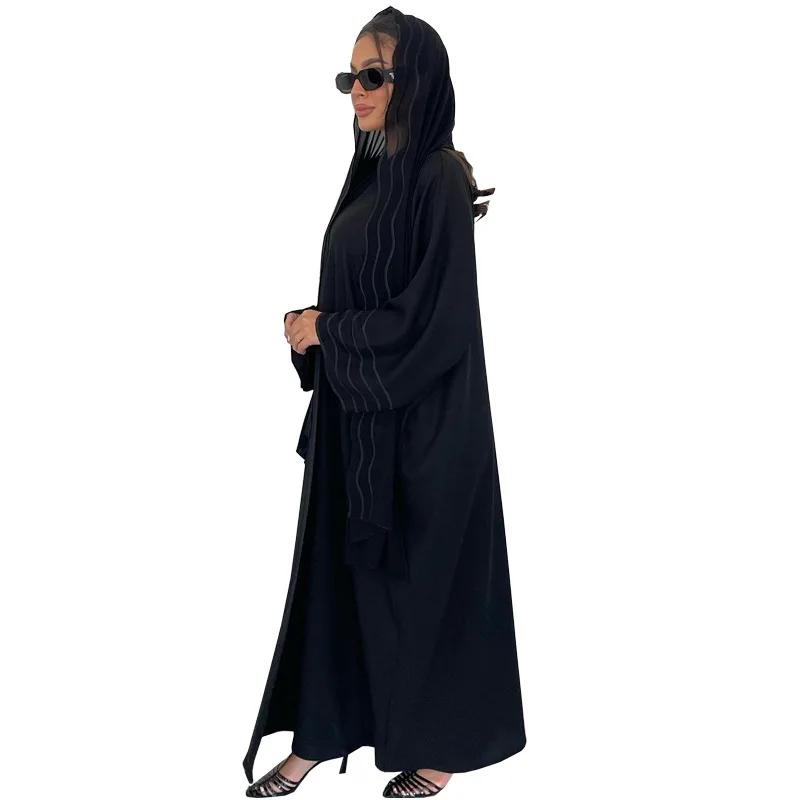 ชุดอาบายะแบบอาหรับดูไบและตุรกี 2 ชิ้น สำหรับผู้หญิง ประกอบด้วยเสื้อแจ็คเก็ตปักลายอย่างประณีต พร้อมผ้าคลุมศีรษะเข้าชุด