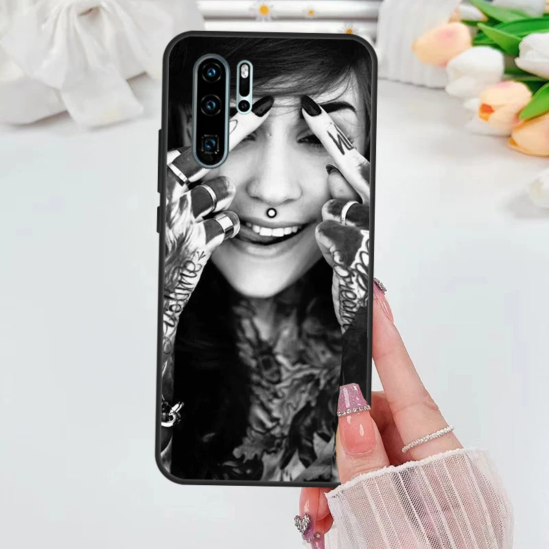 Middle Finger Girl For Huawei Nova 12i 11i 8i 12s Y73 Y72 Y61 Y91 Y90 Y70 Y60 9 10 SE P30 P40 Lite P60 Pro Case