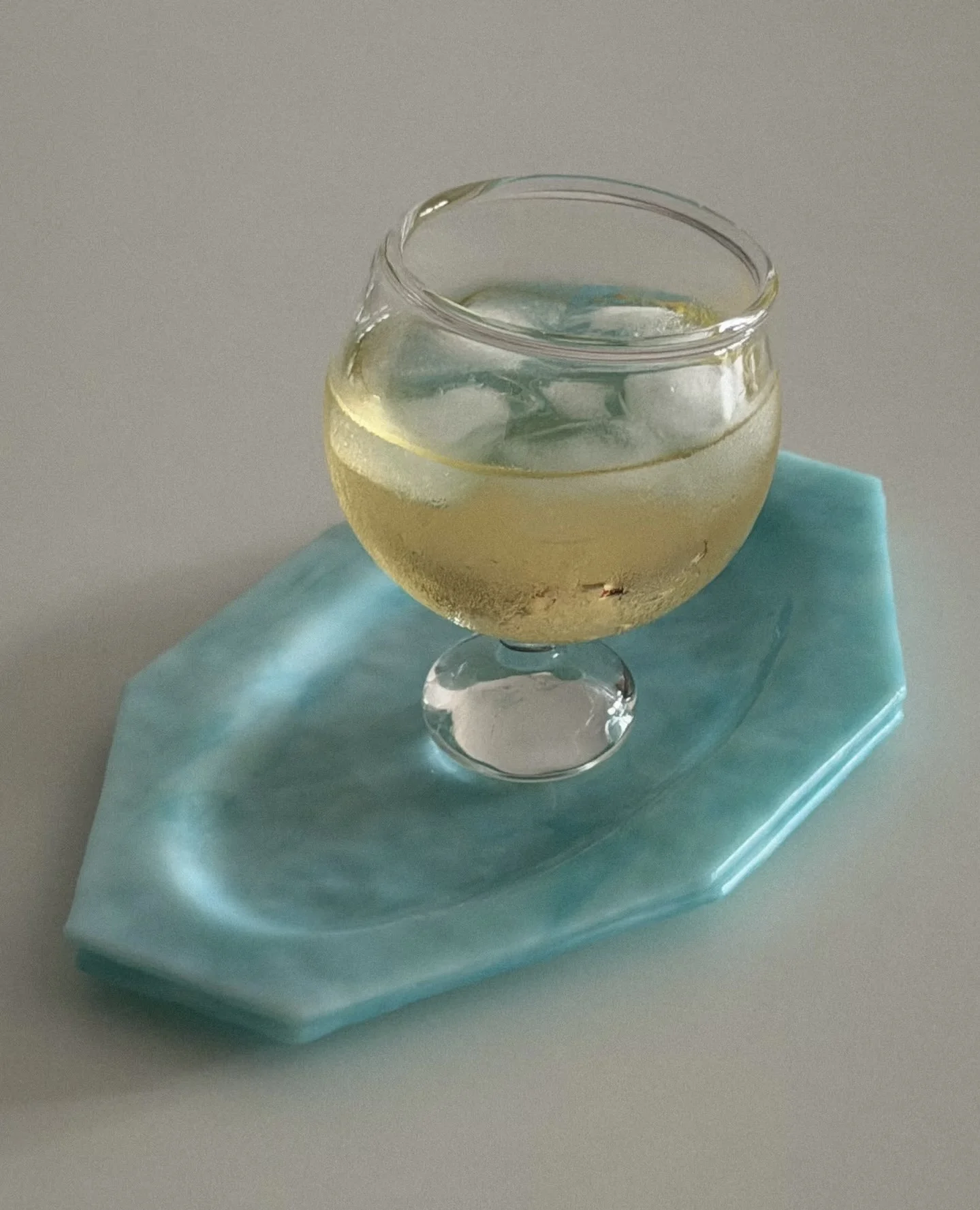 

Shinymomo Creative Cute Kung Fu Tea Cup Handmade Heat Resistant Glass Champagne Cup Asymmetrical Design High Borosilicate Glass