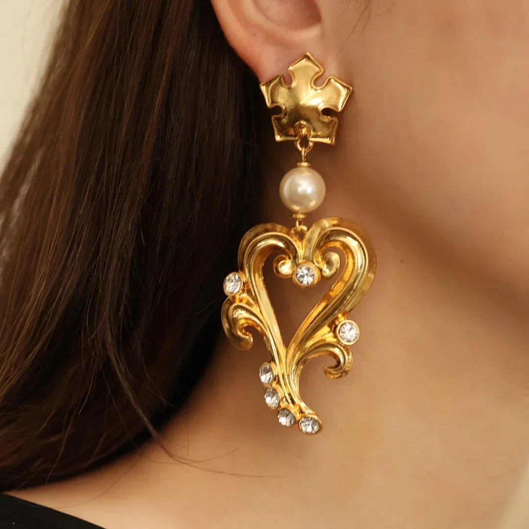 

New French Vintage Fashion Gold-plated Heart-shaped Ear Clip Women's Earring Jewelry Accessories