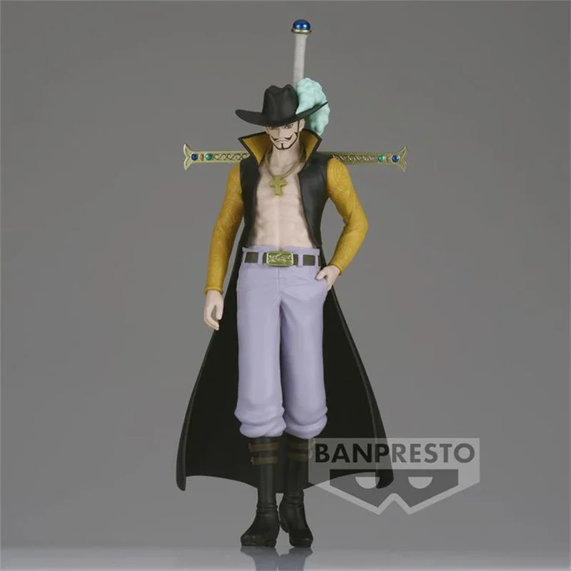 One Piece Genuine Original BANPRESTO Dracule Mihawk PVC 16CM Action Anime Figure Collectible Model Doll Statuette Ornament Gift