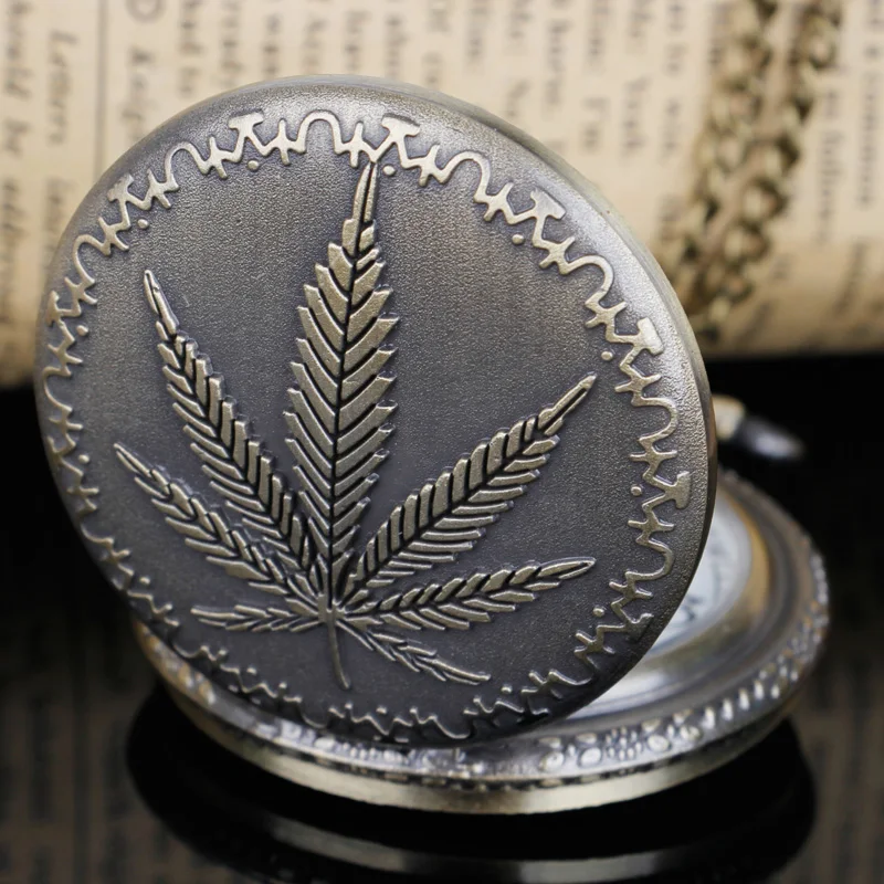 أفضل الهدايا خمر البرونزية ساعة الجيب الكوارتز تصميم مابل ليف قلادة قلادة ساعة الجيب على مدار الساعة للرجال والنساء