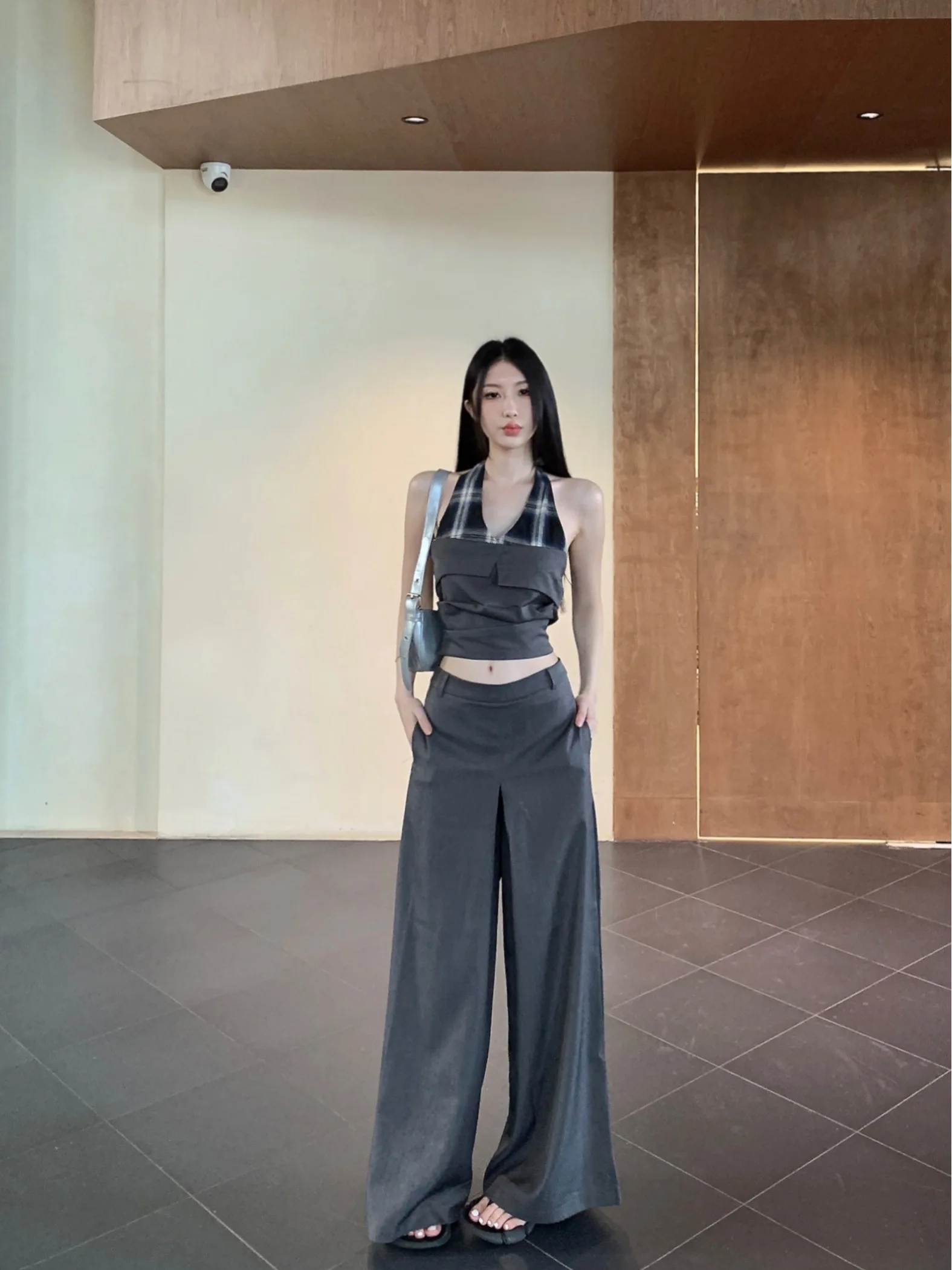 

Women Set Plaid Patchwork Short Hanging Neck Vest Fashion Set Women's Summer Casual High Waist Wide Leg Pants Gray Two-piece Set