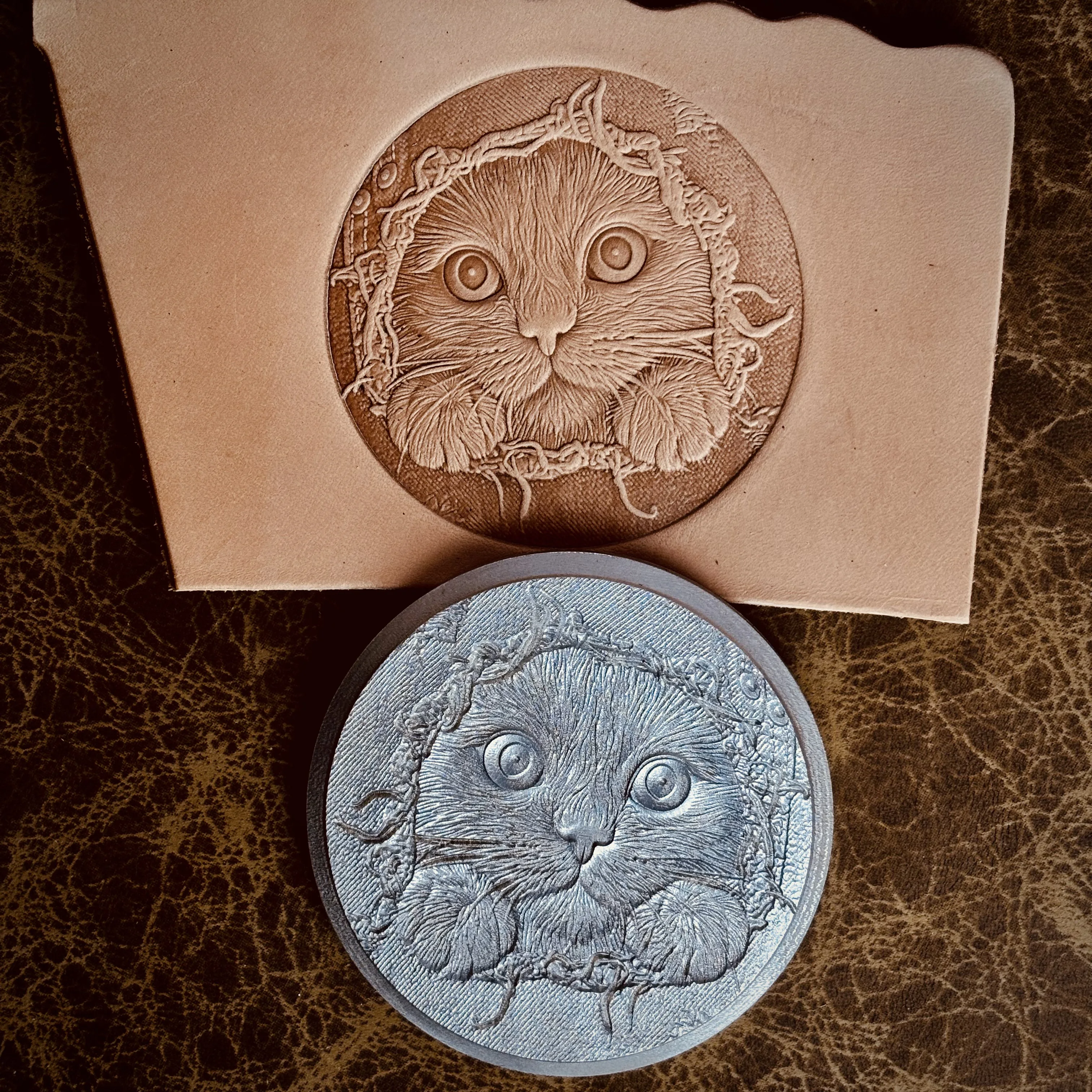 timbro-in-pelle-con-motivo-3d-a-forma-di-gatto-per-la-lavorazione-della-pelle-stampi-per-la-creazione-di-decorazioni-in-pelle-timbri-per-incisione-pressatura-e-modellatura-diametro-78-mm