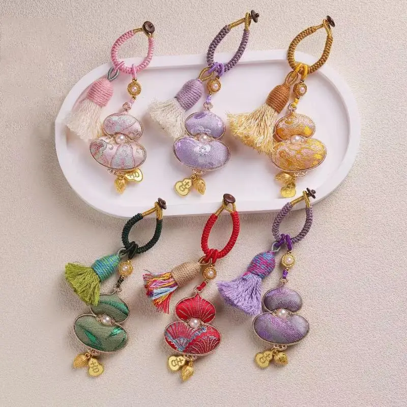Handmade Chinese Style Gourd Pendant Brocade Good Luck Keychain Charm for Valentine's Day Gift Purse Decoration
