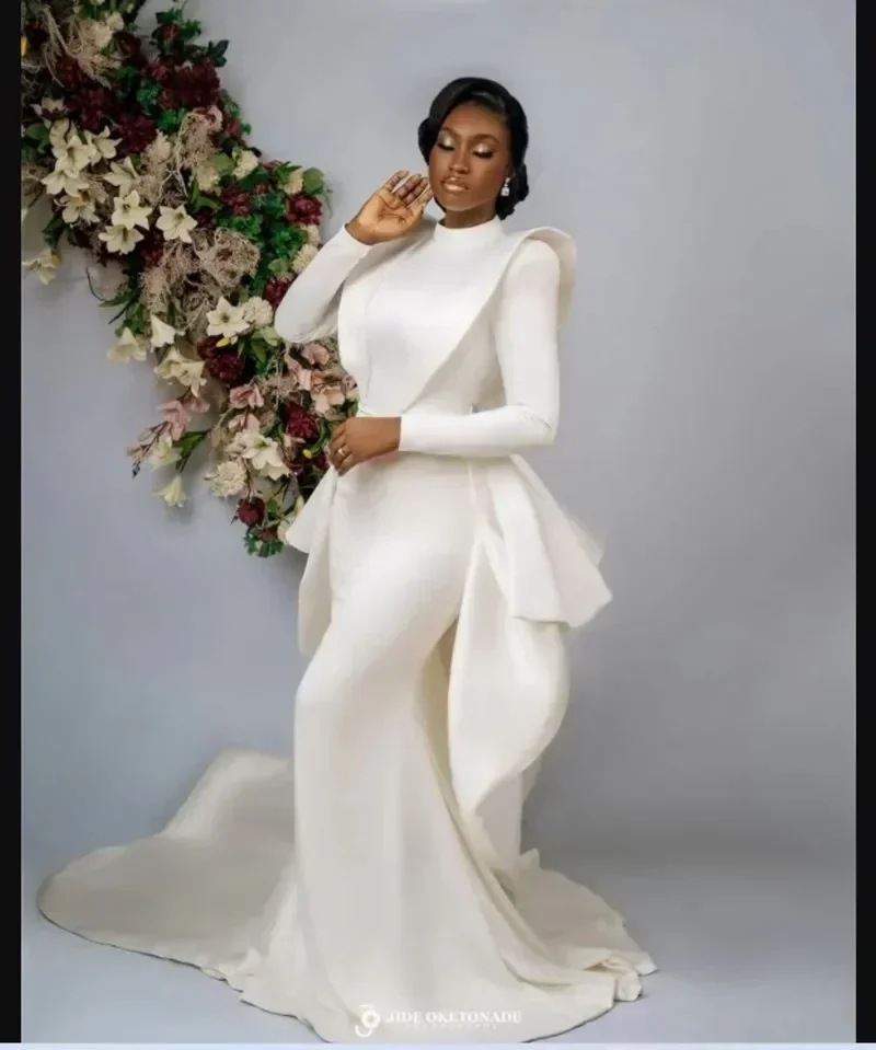 

Customized High Neck Satin Black Woman Wedding Dresses With Detachable Train Vestido Noiva Long Sleeves Plus Size Bridal Gown