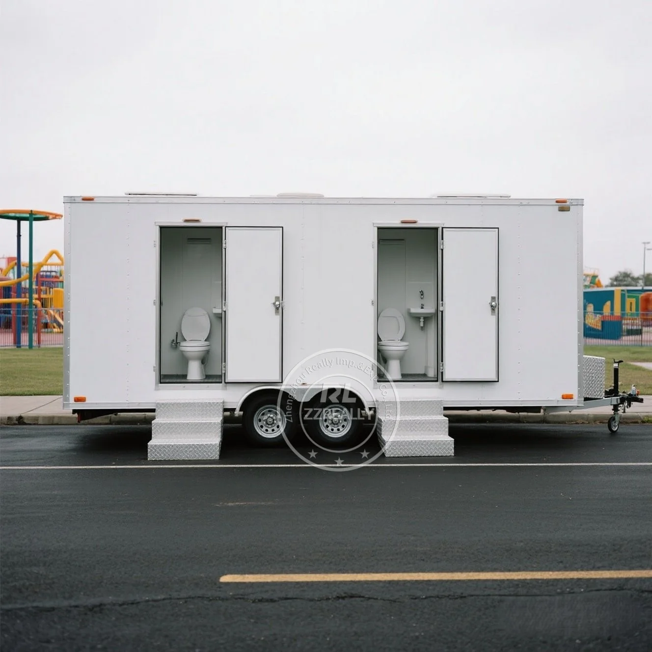 Multifunction VIP Mobile Toilet Trailer Luxury Outdoor Toilet Shower Mobile Portable Restroom Trailer Toilet