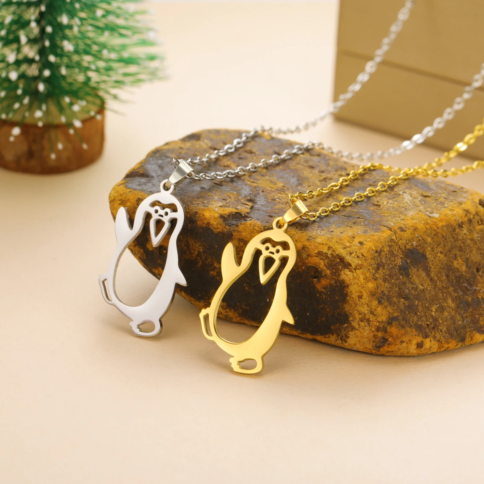 1pc Penguin Women Girl Necklace Stainless Steel Golden Choker Kawaii Cute Hollow Animal Pendant Jewelry Christmas Gifts