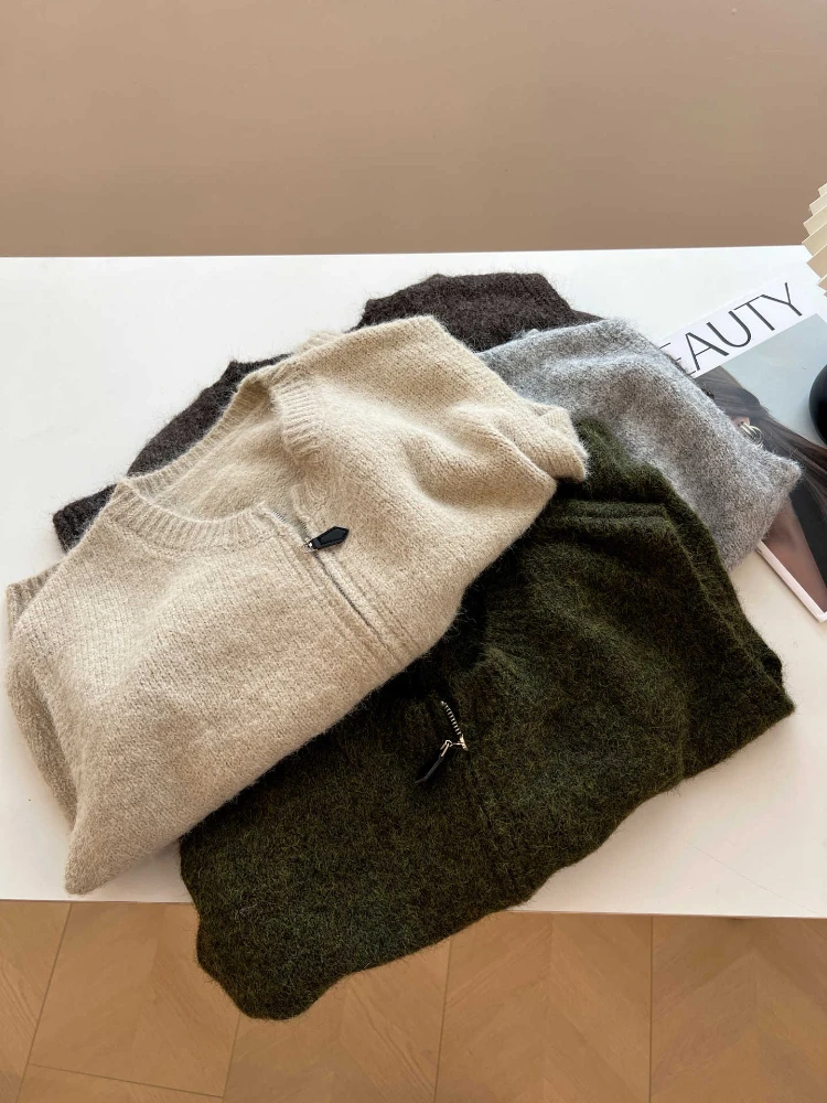 2026 Autumn Winter Versatile Basic Simple Zip Up Women Knit Vest Loose Unique Youthful Student Style Elegant Sweater Waistcoat