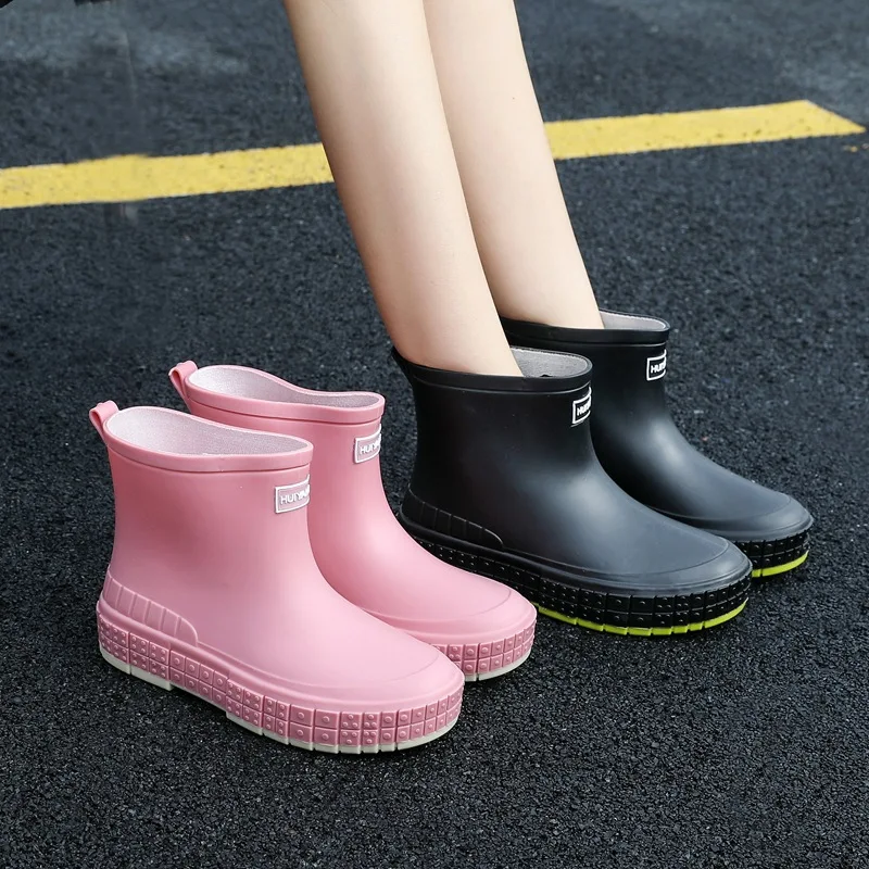 

Fashionable Short Tube Rain Boots Women's Waterproof Cotton Lined Kitchen Work Shoes Outdoor Wearable Rain Boot Covers