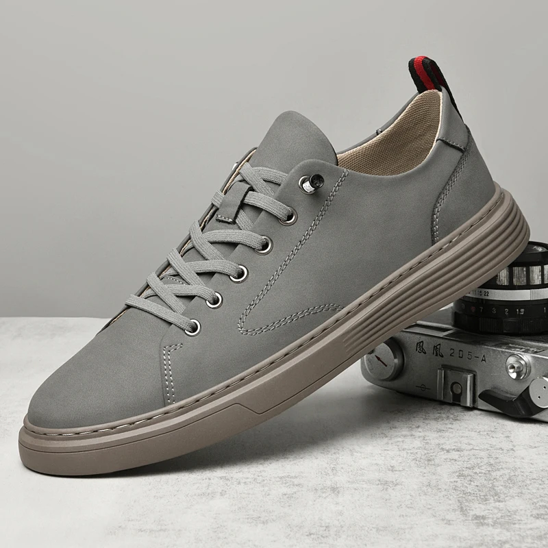 

2025 Autumn Men's White Sneakers - Breathable Korean Street Style, Versatile Casual Shoes with Hong Kong Vibes