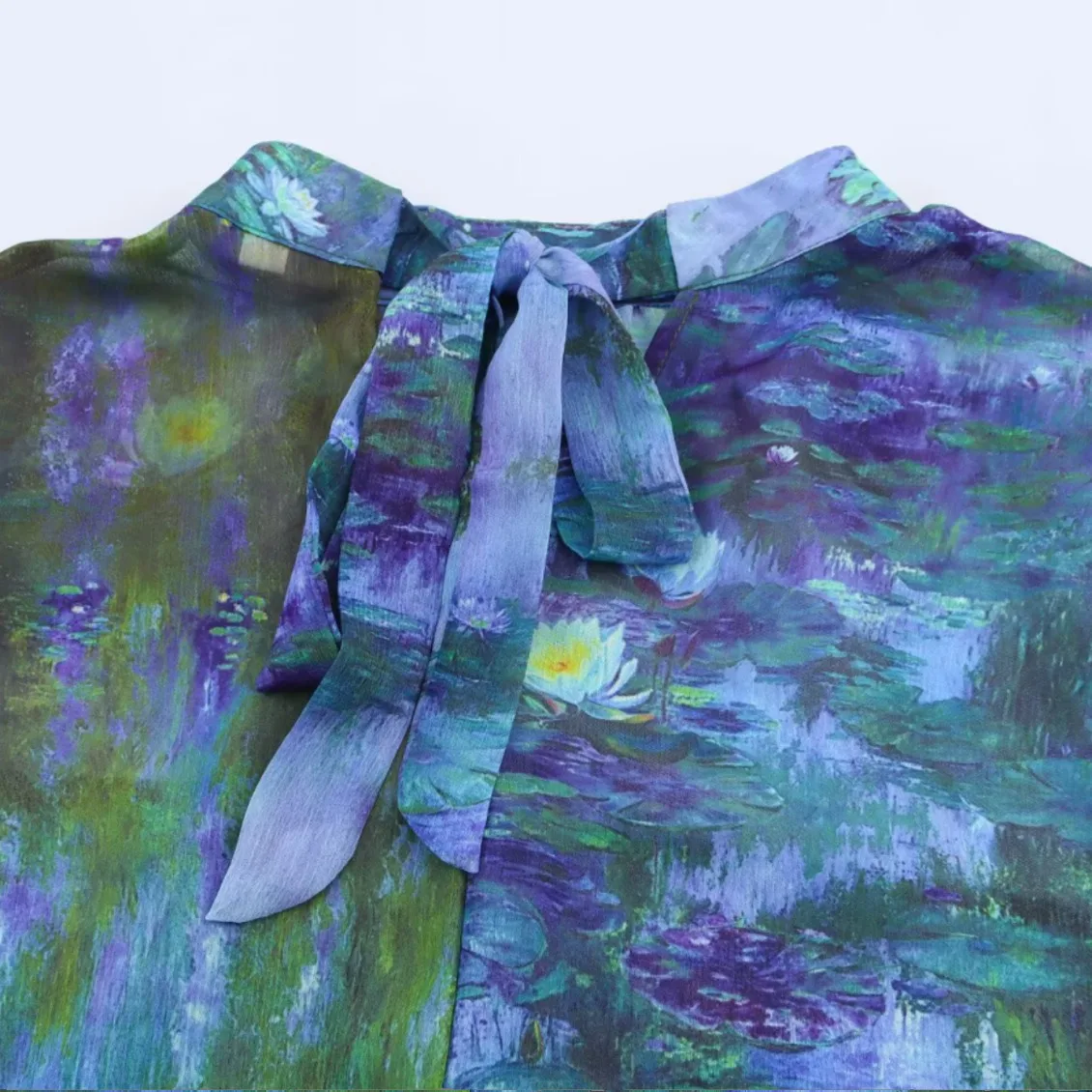 Csa Casual Estampada Fena com Caimento Solto, Manga Morcego, Amarração nas Costas, Top Versátil Estilo Urbano, Fibra d...