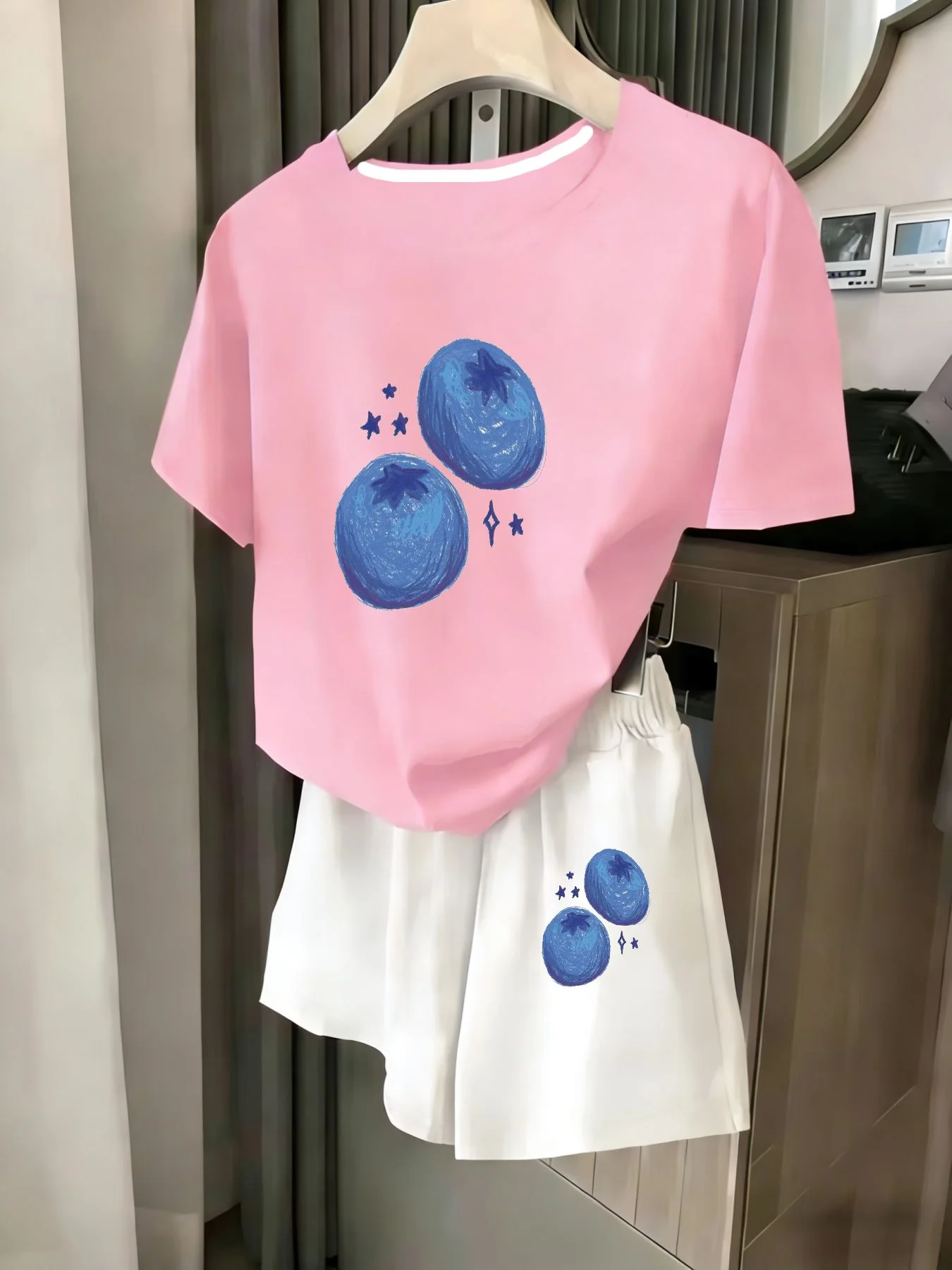 

Ladies 2-Piece Set Summer Beach Vacation Casual round Neck Short Sleeve Random Print T-Shirt Elastic Waist Shorts Suit Comfortab