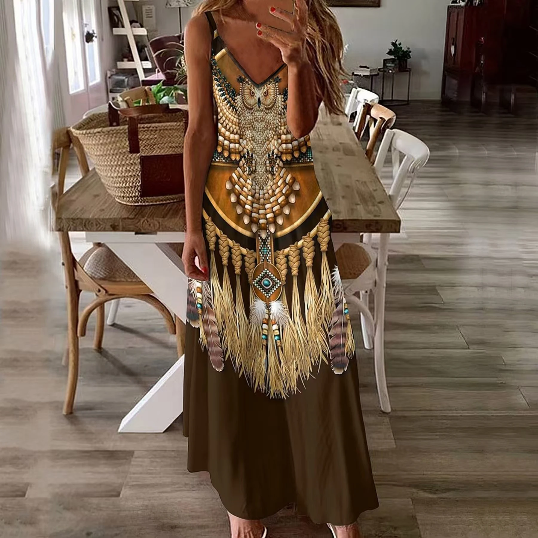 

Женское длинное платье без рукавов больших размеров на подтяжках, удобное и повседневное, с микроэластичным принтом.