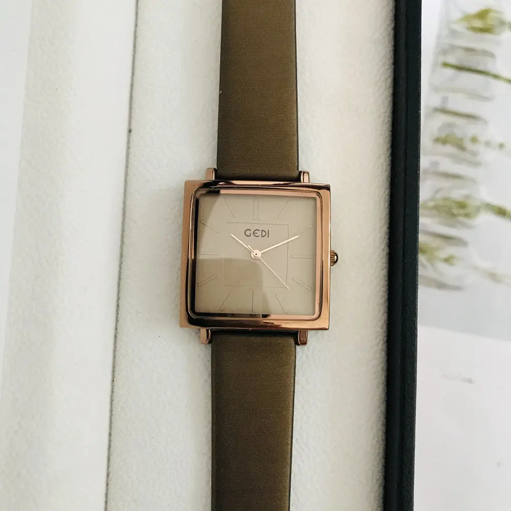 New Women'S Square Large Dial Watch, Korean Style Leather Strap Ladies' Watch With Brown Strap, Fashionable Quartz Wristwatch.