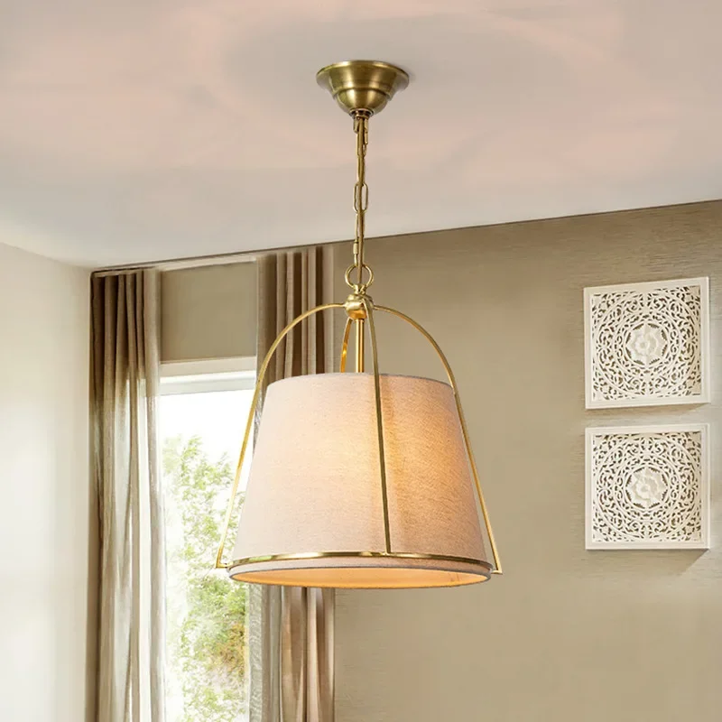 Lampa wisząca w stylu vintage, metalowa, amerykański retro żyrandol z materiałowym abażurem do salonu, restauracji, baru, nad stolik kawowy.