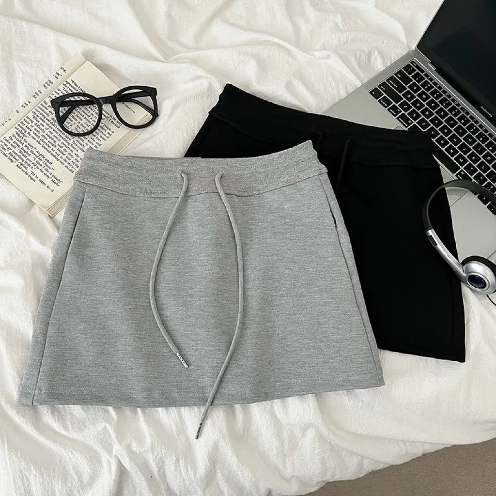 

Girls' Summer Casual Sports Style Elastic Waist Skirt 2026 New Short Skirt Fashion All-match Solid Color Skirt