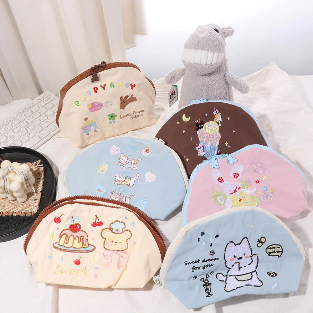 

Cartoon Embroidery Cosmetic Bag Portable Animals Nylon Makeup Bag Multifunctional Lightweight Skincare Storage Bag Women