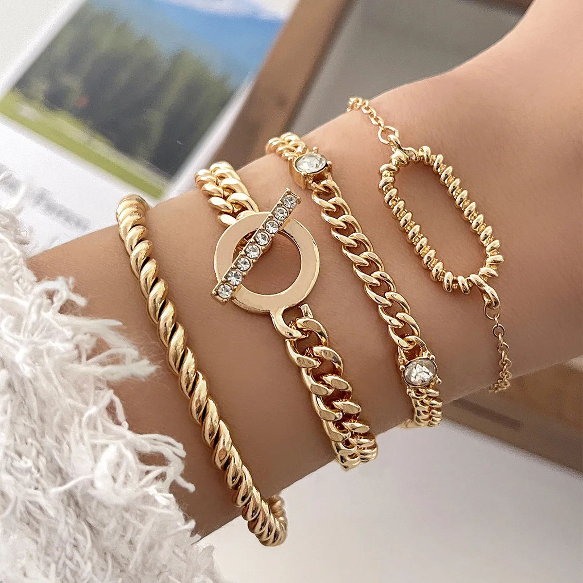 4Pcs/ Set Vintage Hip Hop Simple Inlay Zircon Splice Bracelet Set for Women Originality  Open Mouth Twist Bangle Couple Jewelry