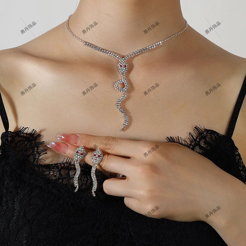 

New fashion cold wind snake necklace earrings set women's design sense atmosphere exaggerated jewelry wholesale