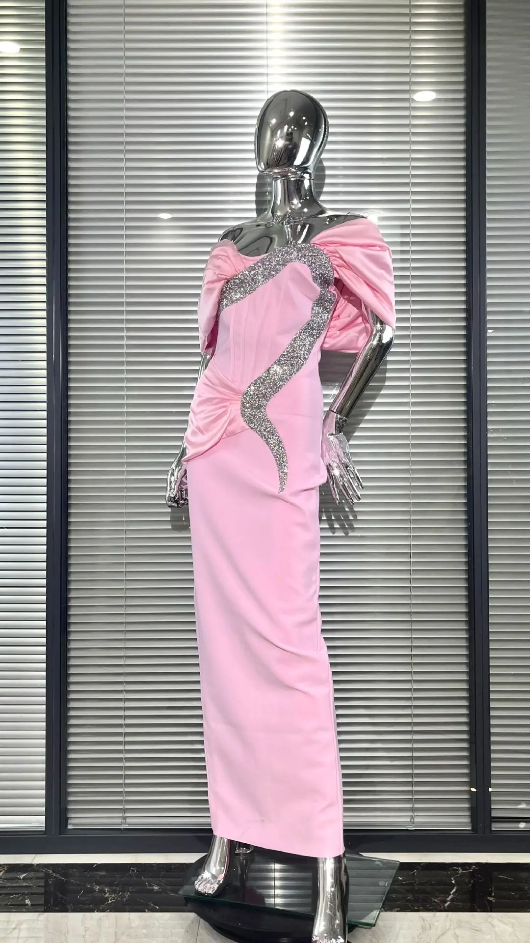 

Pink Off Shoulder Shining Diamonds Dress Strapless Ruffles Puff Sleeve Slim Mermaid Dresses Evening Party Cocktail Prom Dress