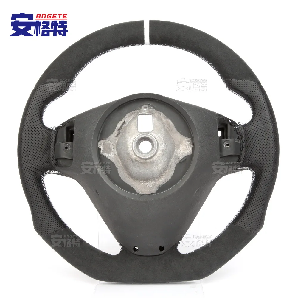 

Suitable for This customization is α coefficient Romeo full leather retro car steering wheel modification
