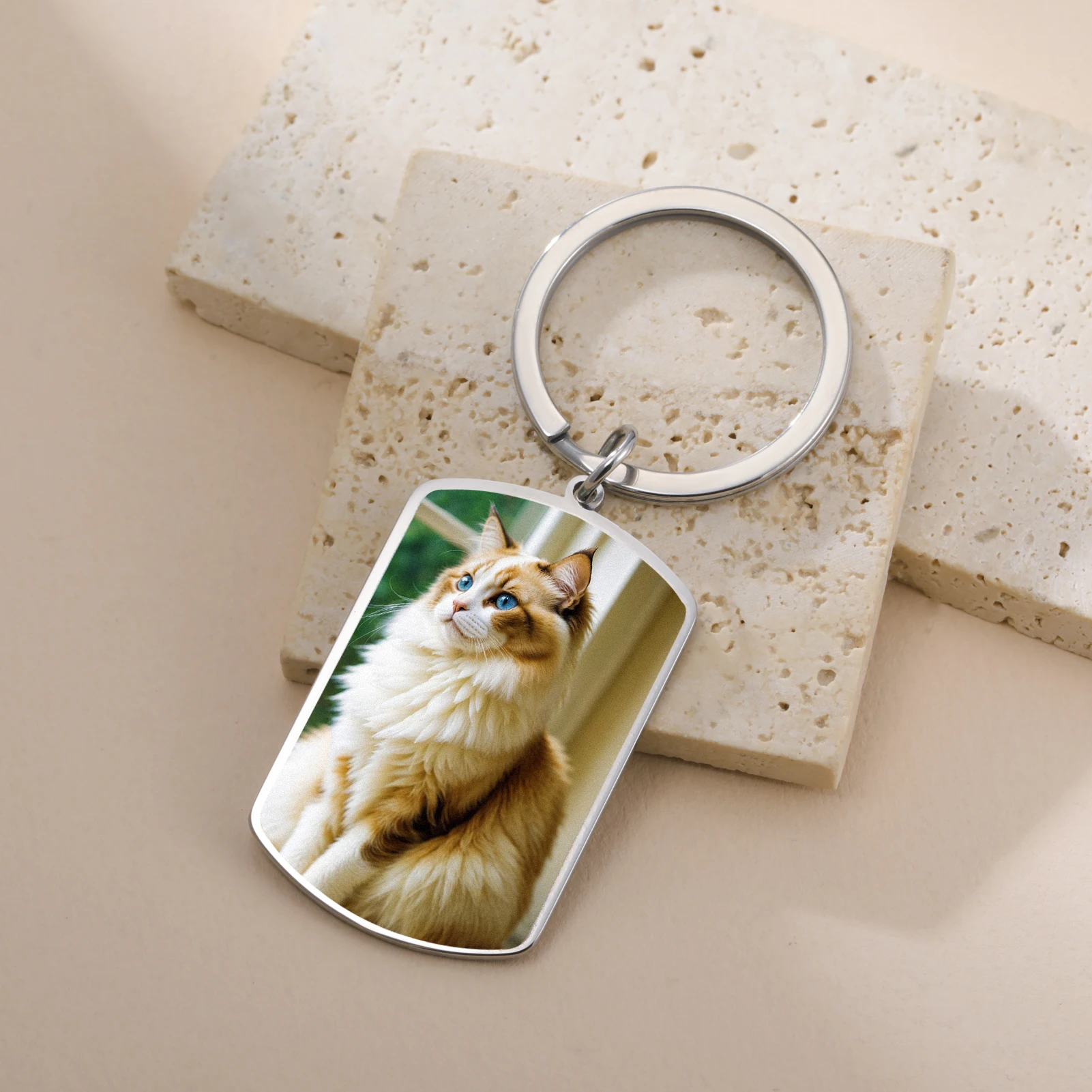 Aangepaste sleutelhanger met schattige kattenfoto's vangt mooie momenten en schattige, levendige look, ideale dierenliefhebbers en dierenliefhebbers