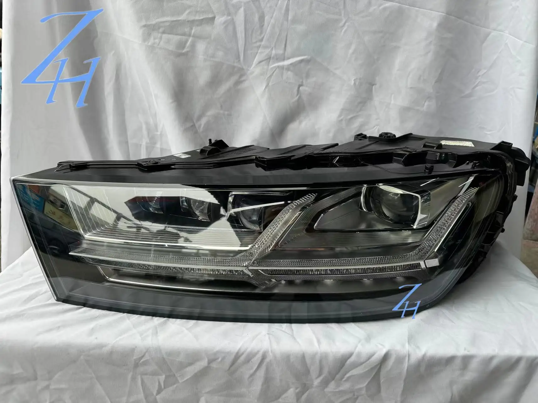 For2017-2021 Audi Q7 Headlights Assembly Matrix LED automotive headlights Original manufacturer driver/passenger side