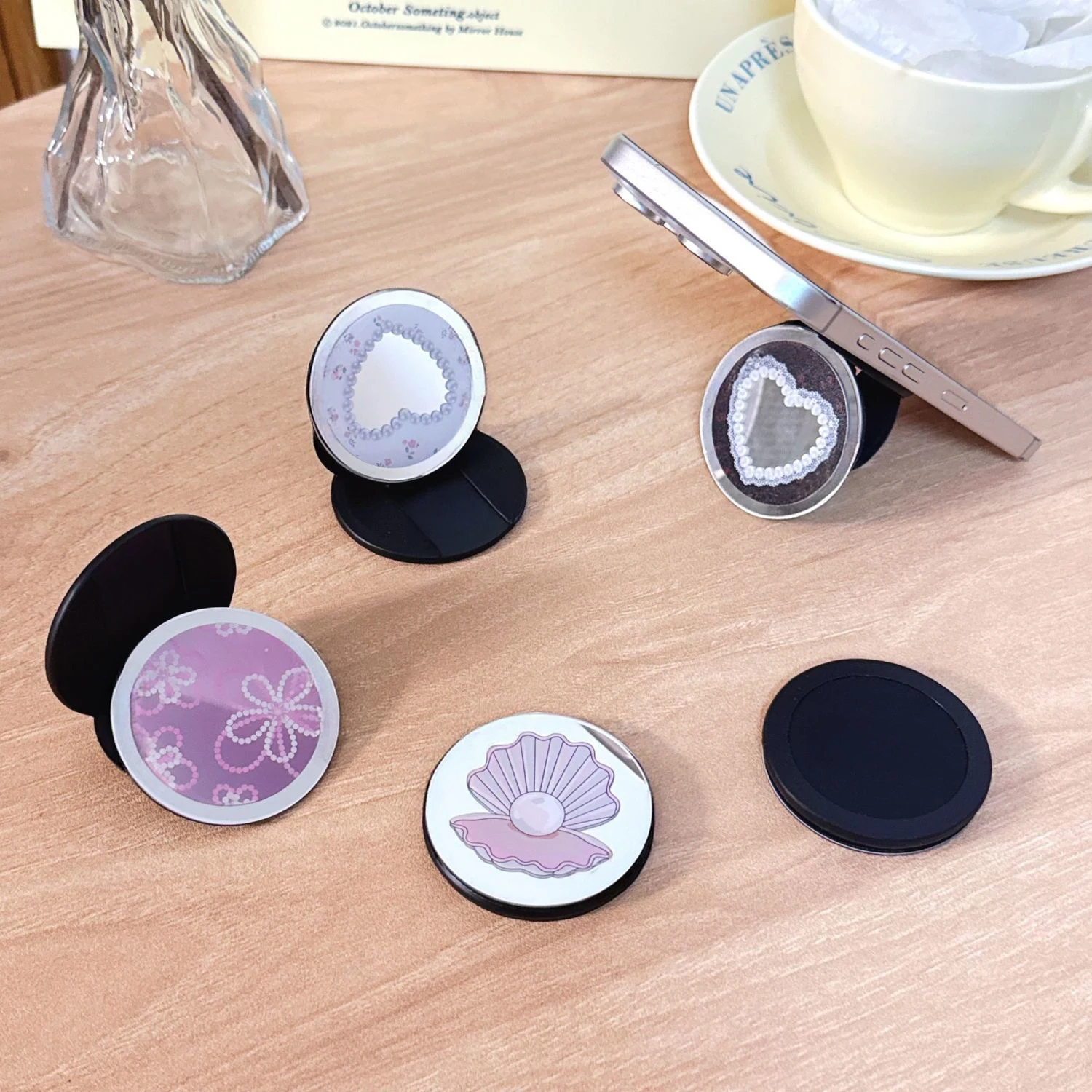 

Pearl Heart Mirror Magnetic Folding Phone Stand for IPhone 12 13 14 15 16 Pro Max Holder Mount Support for S25U