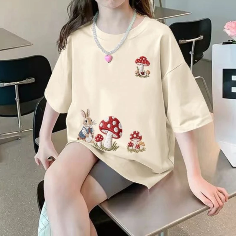 夏の女の子用コットン半袖tシャツ、おしゃれで可愛い漫画プリント、通気性抜群の柔らかいカジュアルルーズフィットトップス、キッズ向けトレンドウェア