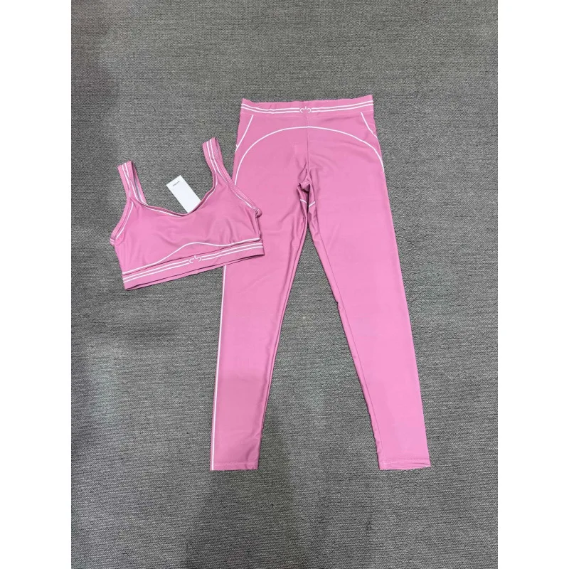 AL* Yoga Set: Gestreept, kleurblokdesign dat de lichaamsproporties verlengt; hoog-elastisch, snel-droogend vest gecombineerd met broek. - afbeelding 1