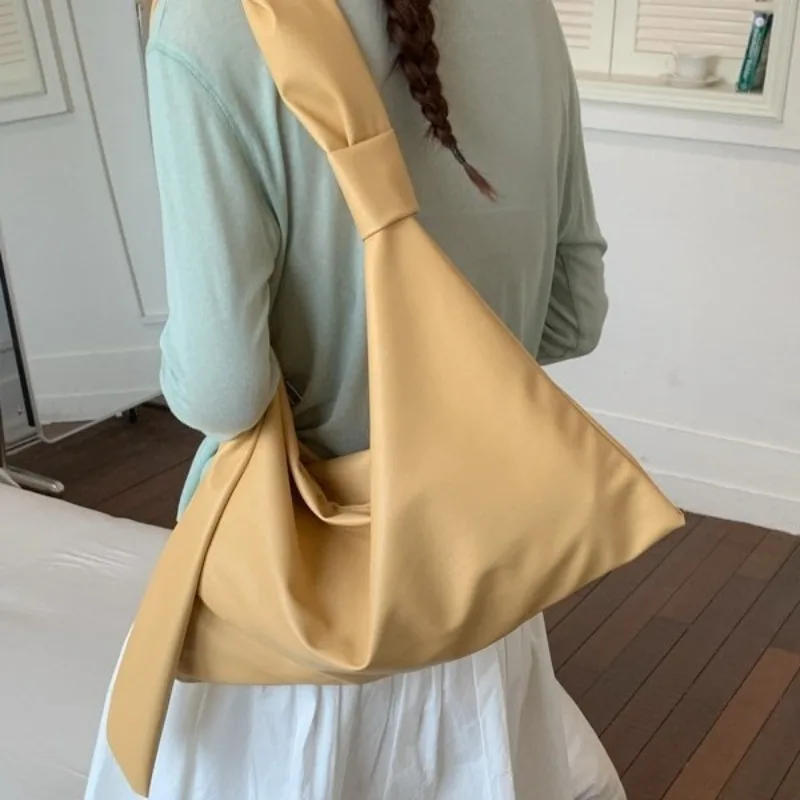 

Korean Style High End Shoulder Crossbody Bag Large Capacity High Quality Soft PU Hobos Bag Guangzhou High Quality Women Bag