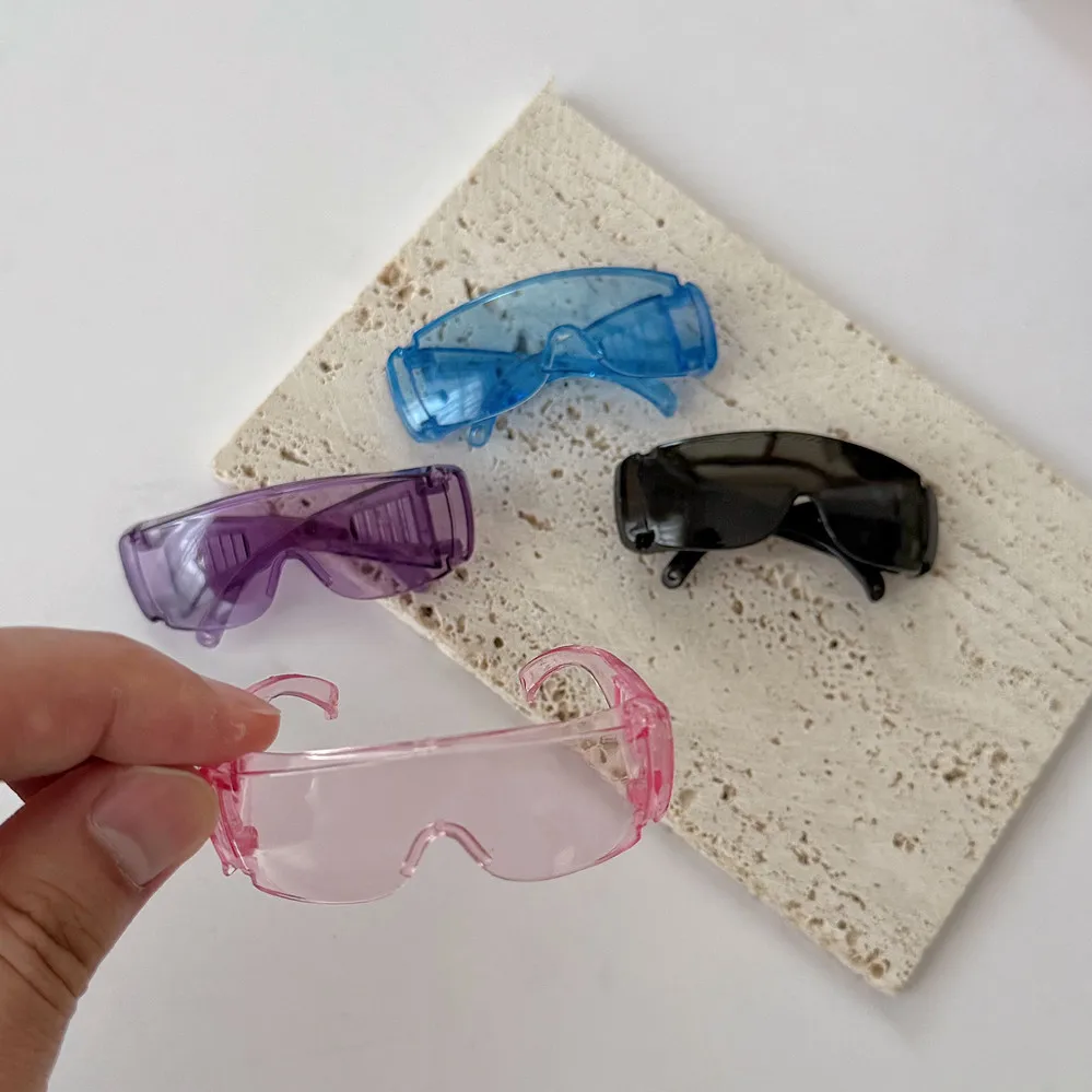

Factory Wholesale Labubu Cotton Doll Small Glasses Windproof Goggles Sitting Party Outfit Accessories