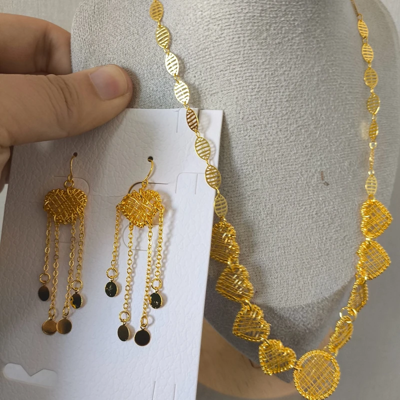 أزياء أفريقيا دبي فرنسا 24K مطلية بالذهب قلادة وأقراط طقم مجوهرات لحفلات الزفاف والحب DD10853