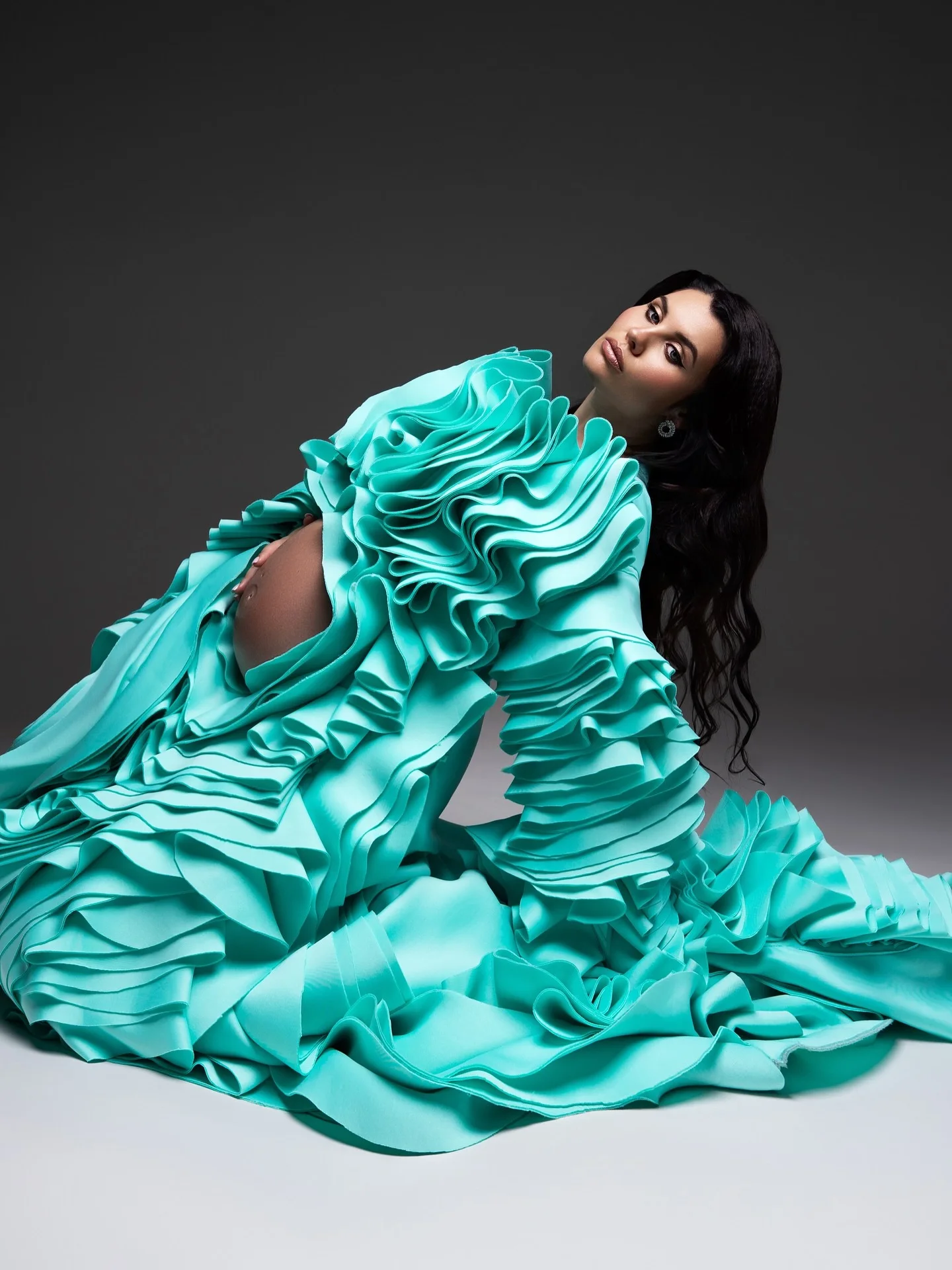 Lindo oco barriga vestidos para grávidas glamourosa turquesa verde babados cetim vestido grávida extra inchado em camadas babados vestido2026