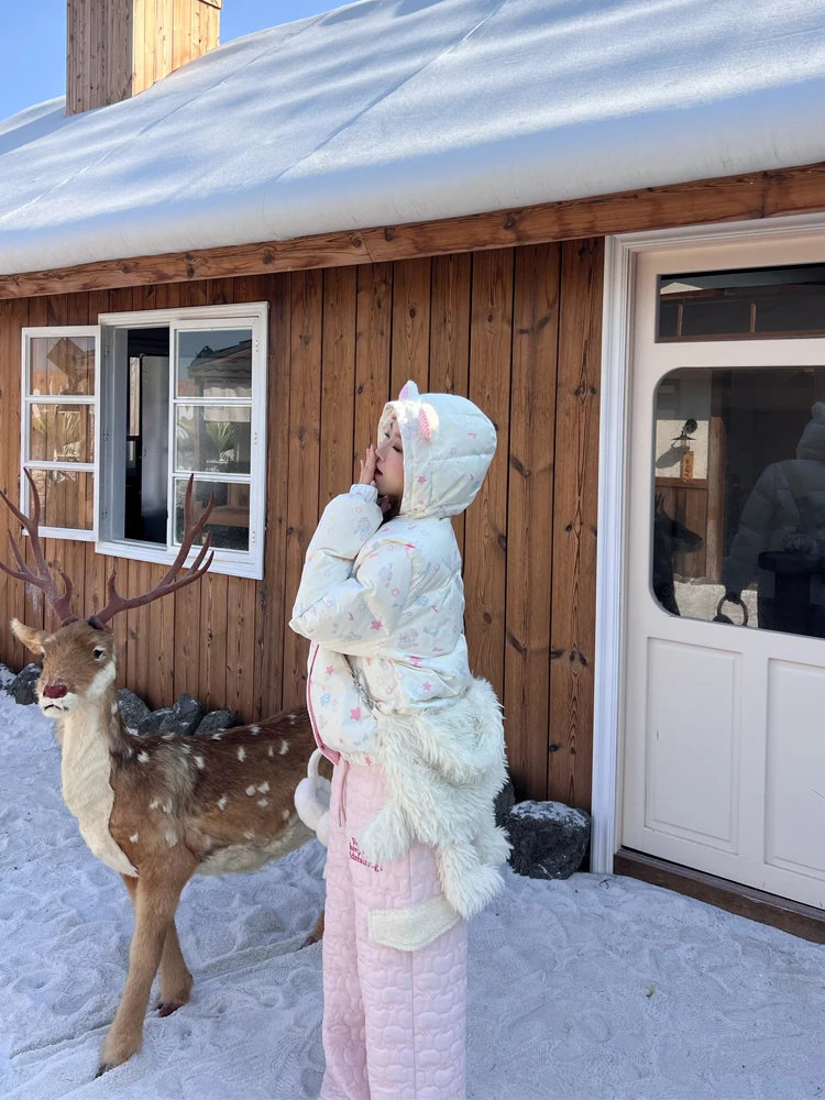 

Женская зимняя теплая пуховая куртка с капюшоном в виде ушей белого медведя, свободного кроя, с несъемным капюшоном