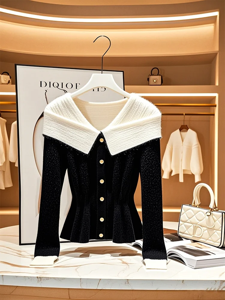 Xiaoxiangfeng Black and White Contrasting V-Neck Knitted Sweater Cardigan Women Worn Autumn 2025 New Item With Cinched Waist Top