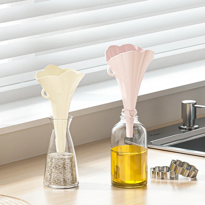 Picture 3: Funnel Household Foldable Kitchen Plastic Size Caliber Refueling Pot for Packaging Filtering Pouring Soy Sauce