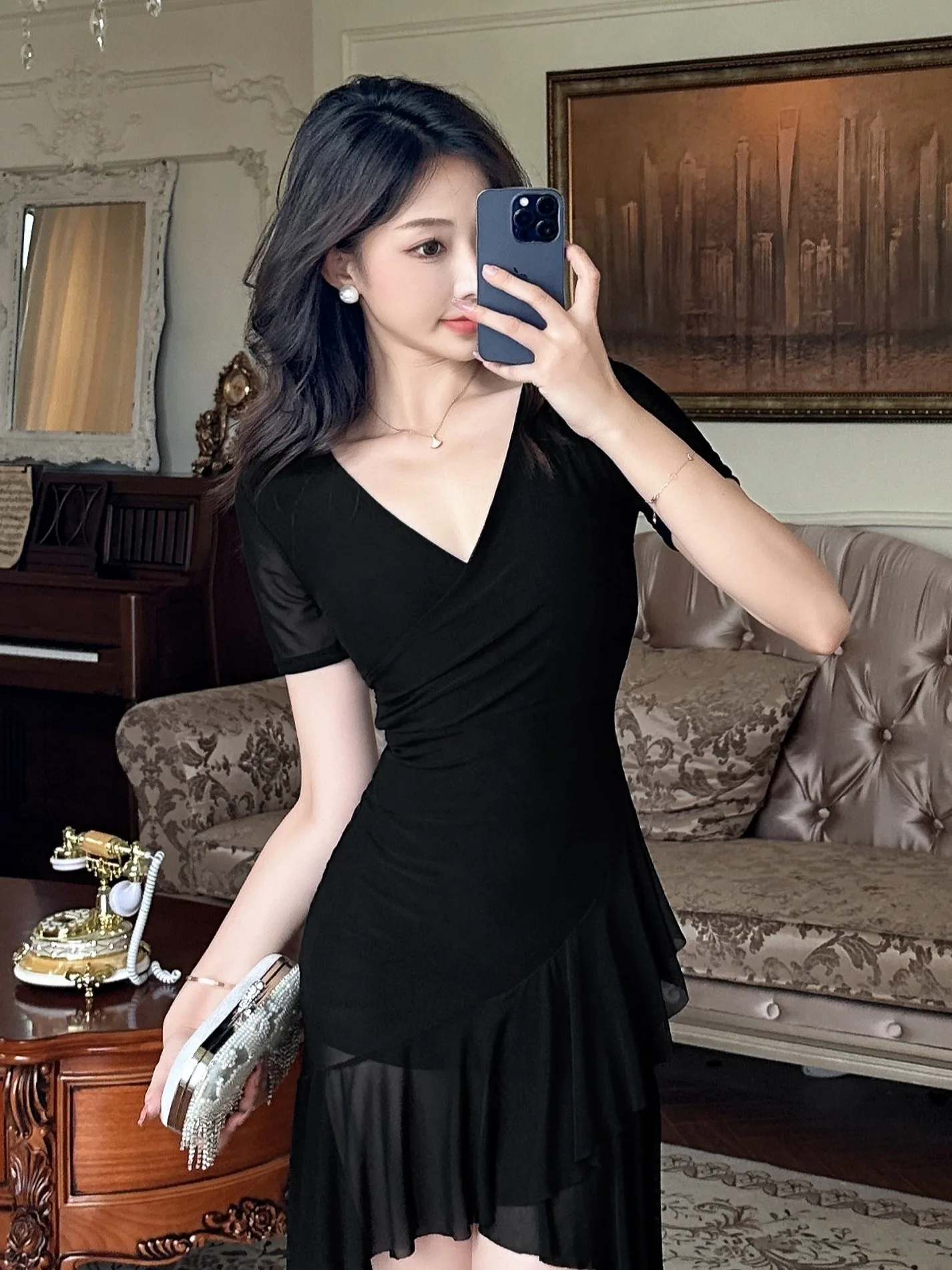 섹시한 V넥 반팔 드레스 여성 나이트클럽 스파 테크니션 - Spa & Wellness Hotel Diamond Ustroń 리뷰 및 가격