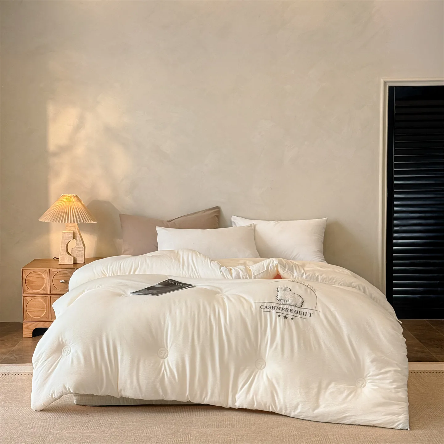 New Embroidered Wool Quilt, Thickened and Warm Thick Quilt, Universal Quilt Core for All Seasons at Home