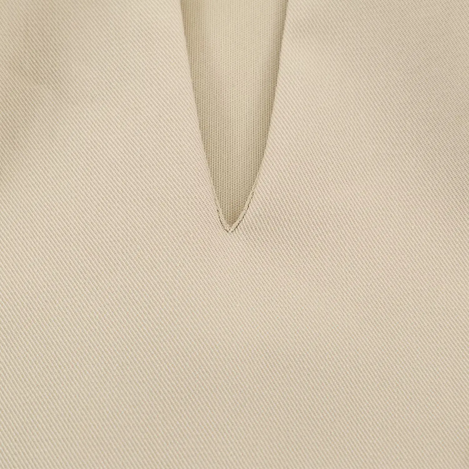 Sommerliches ärmelloses Rüschenkleid für Damen, V-Ausschnitt, hohe Taille, schicke Knopfverzierung, Mini-Kleid, lässiges Damenkleid für den Alltag. – Detail 6