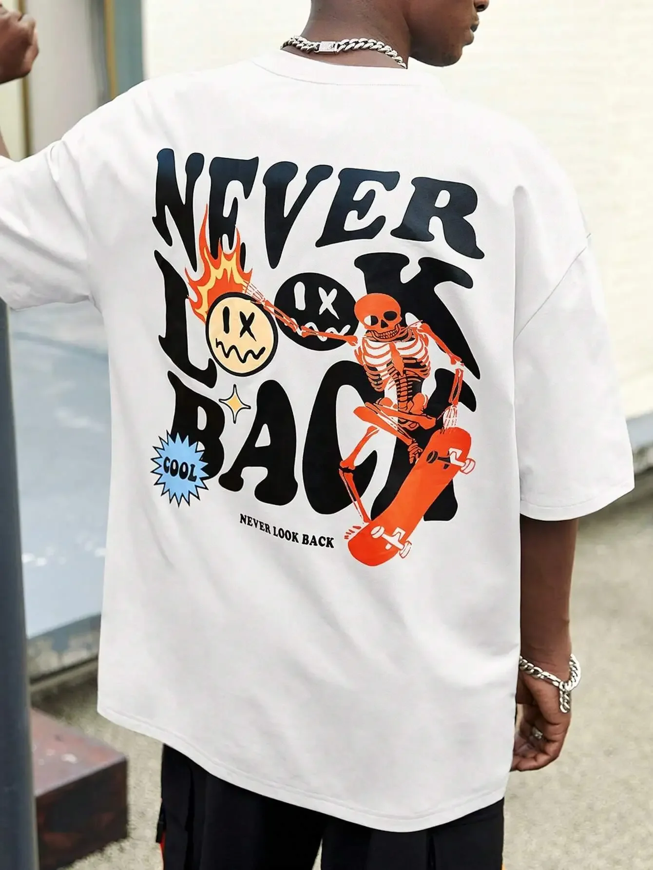 

Never look back Creative smile Skull print cartoon street print casual fashion street wear summer men women universal T-shirt