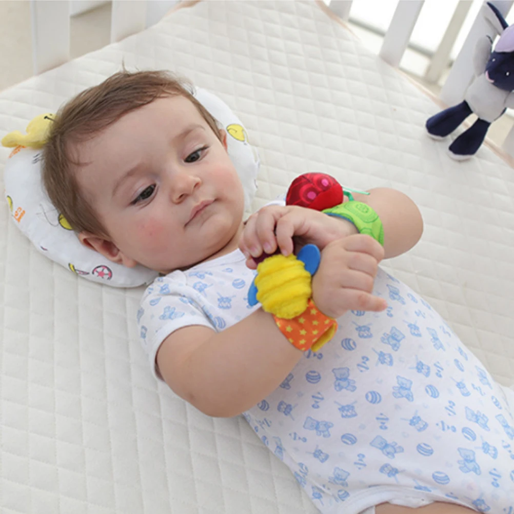 2pcs 손목 딸랑이 신생아를위한 부드러운 컴포트 딱정벌레 장난감 벨 링거링 그랩 경량 소형 개발 감각