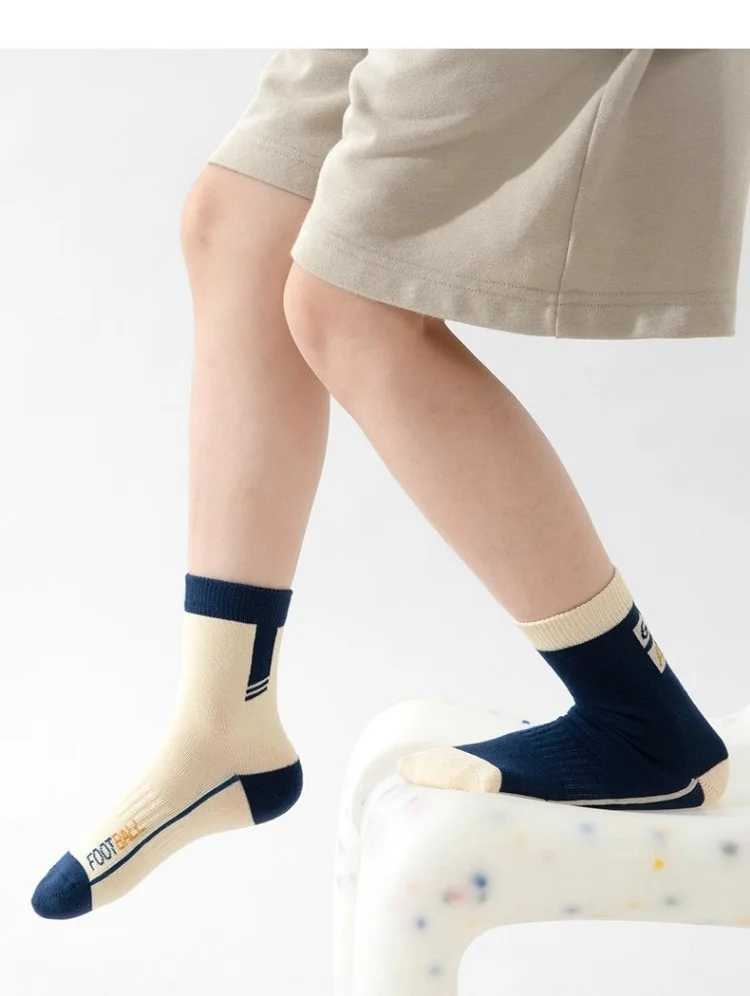 5 Paar Kindersocken für Jungen, Frühling und Herbst, gemütliche Socken mit Fußballmuster, Baumwollsocken für Kinder, Wadensocken für Kinder – Detail 6