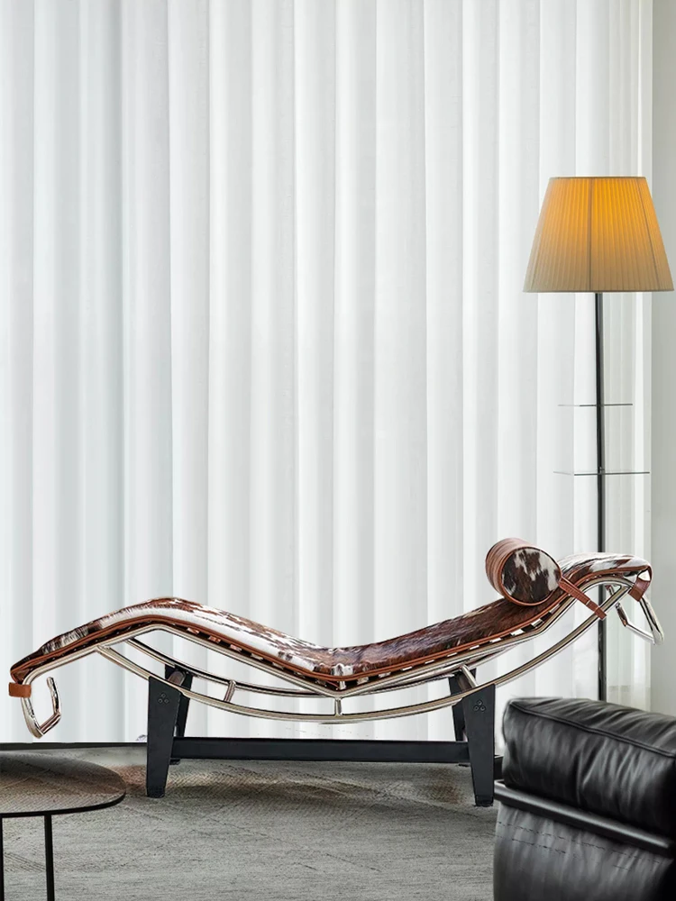 Chaise inclinable LC4 de style médiéval, canapé en fourrure de vache importée